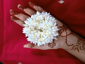 Elegant White Flower Hair Accessory..🎀🪷👒✨