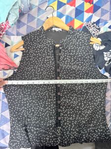 Chic Sleeveless Polka Dot Dress