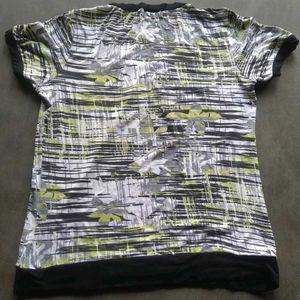 Stylish Abstract Print T-Shirt