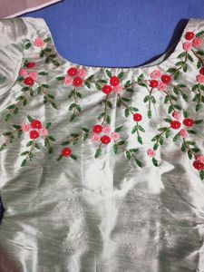 🥳Price Drop!🥳Embroidered Straight Kurti
