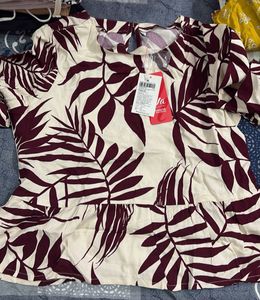 Cream &amp; Maroon Leaf Print Tunic Top