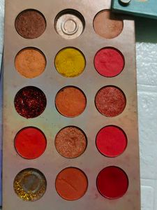 set of 2 Vibrant Eyeshadow Palettes