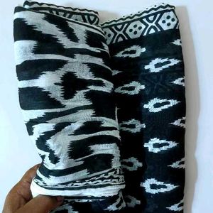 Chic Black &amp; White Ethnic Suit SetElegant three-pi