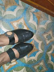 Black Flower Sandal