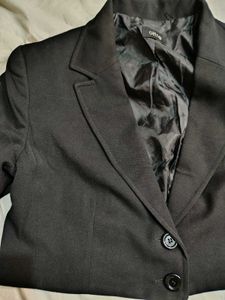 Classic Black Cropped Blazer