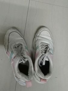 Used Women's Sneakers