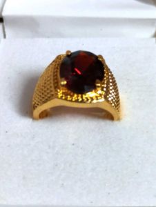 Vintage Gold Tone &amp; Garnet Ring