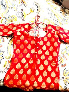 Vibrant Red Leaf Print kurta