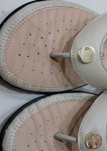 Comfortable Women's Flip-Flops