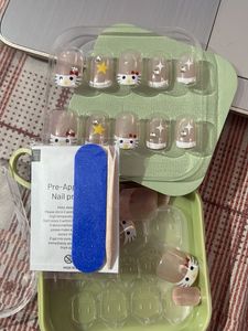 Cute Hello Kitty Press-On Nails