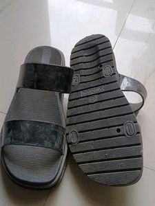 Comfortable Black Flip-Flops