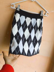 ❤️Size 26 to 30 Argyle Knit Mini Skirt