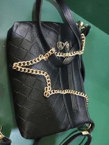Chic Quilted Black Crossbody Bag