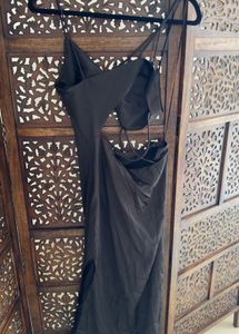Brand new Zara celebs favourite Cut out Midi dress