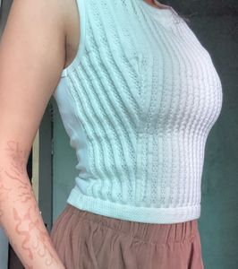 Chic White Sleeveless Textured Top