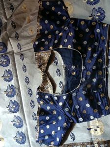 Elegant Dark Blue Saree with Gold Detailing