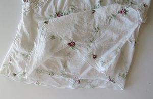 Vintage 2000s Embroidered Rosebud Cami