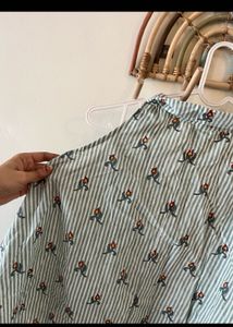 Charming Striped Sleeveless Blouse