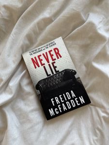 Never Lie by Freida McFadden Thriller Book