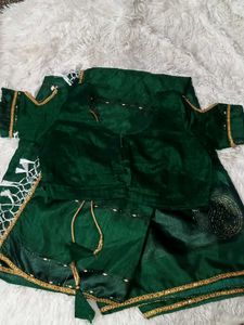 dark green saree with blouse ☺️🥳