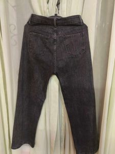 WOMEN STRAIGHT FIT JEAN (stretchable)