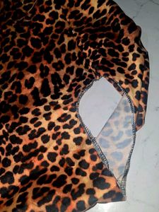 Leopard Print Tie-Front Crop Top 32-34