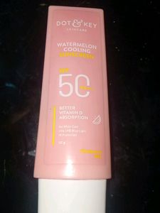 Dot and key cooling sunscreen