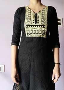 Elegant Black Embroidered Kurta