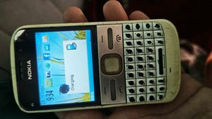 Nokia E5 Mobile Phone