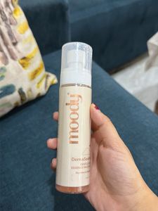 Moody DermaSoothing Essence Face Mist
