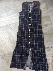 Stylish Sleeveless Checked Kurta
