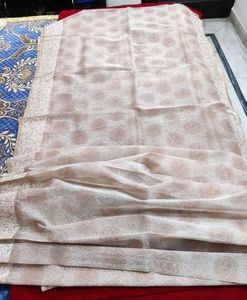 Elegant Paisley self Print Organza Saree ✨
