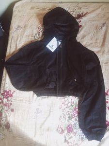 full sleeve black solid women jacket