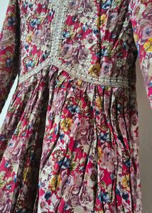 Embroidered Floral Kurta