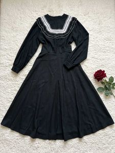 Thrift Elegant Black Midi Dress with Lace Collar