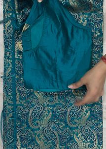 Elegant Teal &amp; Gold Saree with Blouse