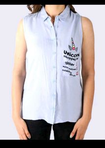 Sleeveless Collared Shirt with Graphic Print