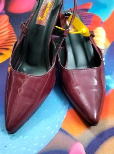 TRENDY BURGUNDY HEELS