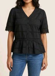 Laced top with waist tie-up