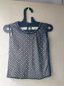 Chic Sleeveless Lace Top