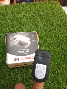 Finger Pulse Oximeter Brand New With 2 Bettery