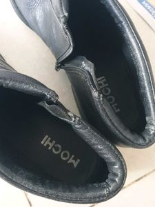 Chic Black Leather Ankle Boots