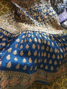 Boutique peice Ruched patern at bottom Stitched le