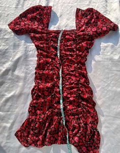 Brand New(Urbanic)Red Floral Gathered Sheath Dress