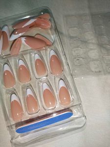 Savana French Tip Press-On Nails