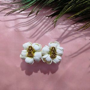 Elegant Floral Hair Clips with Lakshmi
