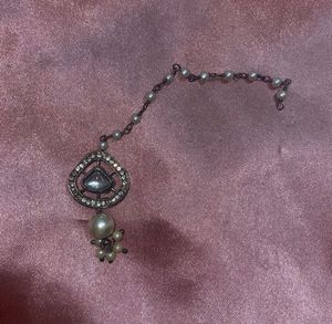 Elegant Pearl &amp; Crystal mangtikka