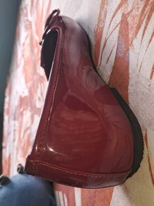 Shiny Red Ballet Flats with Bow Detail