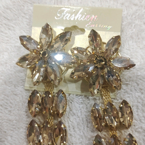 Crystal earing for party wear