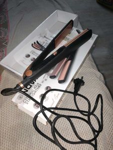 NOVA Ceramic Hair Straightener